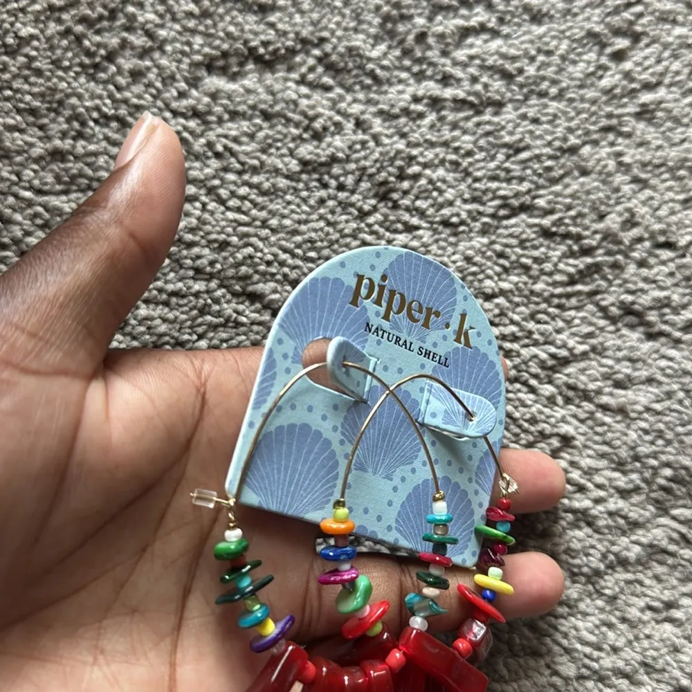 Piper  Natural Shells Hoop Earrings - Image 3