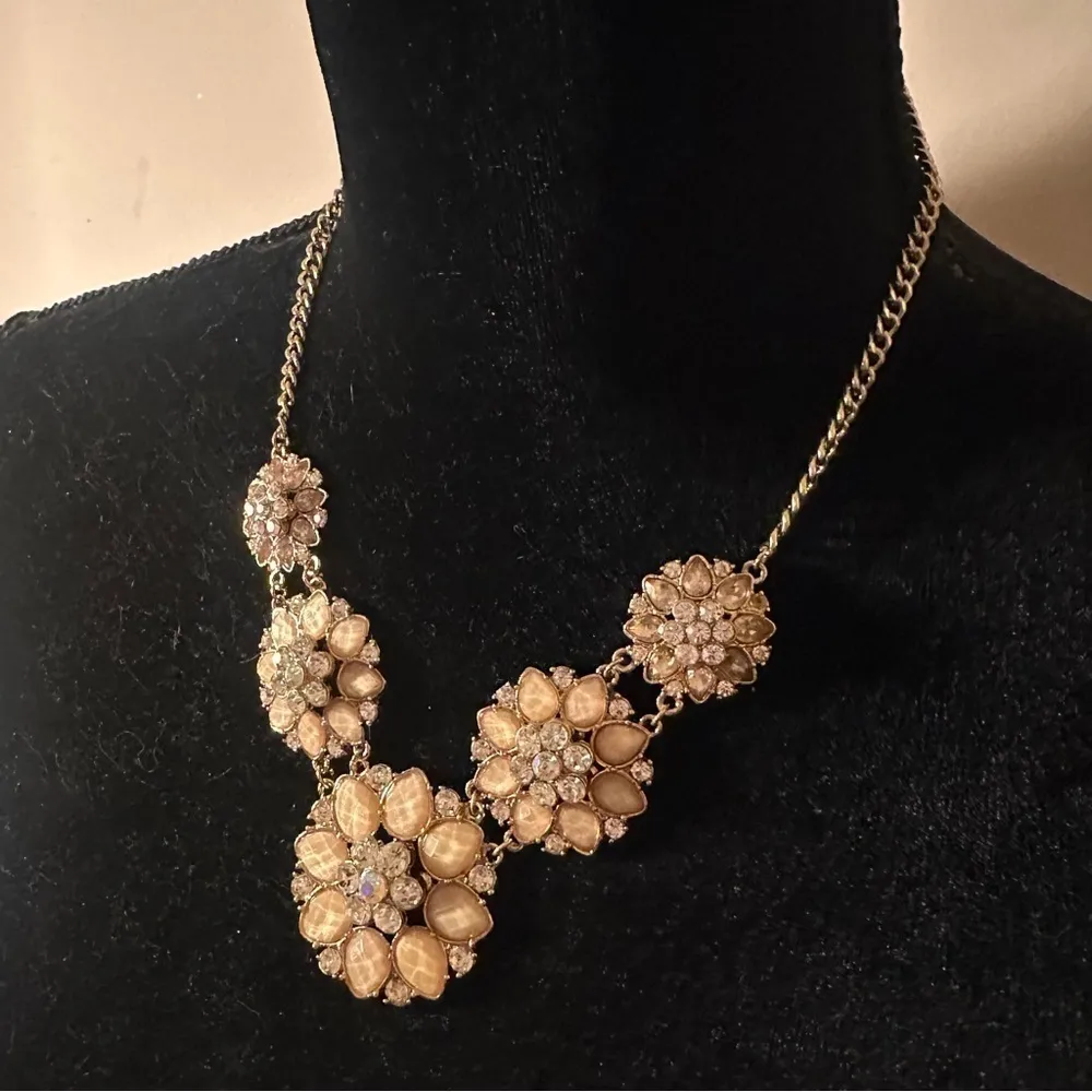 Statement Collar Floral Necklace Champagne Stones with Rhinestones Goldtone Gold - Image 3