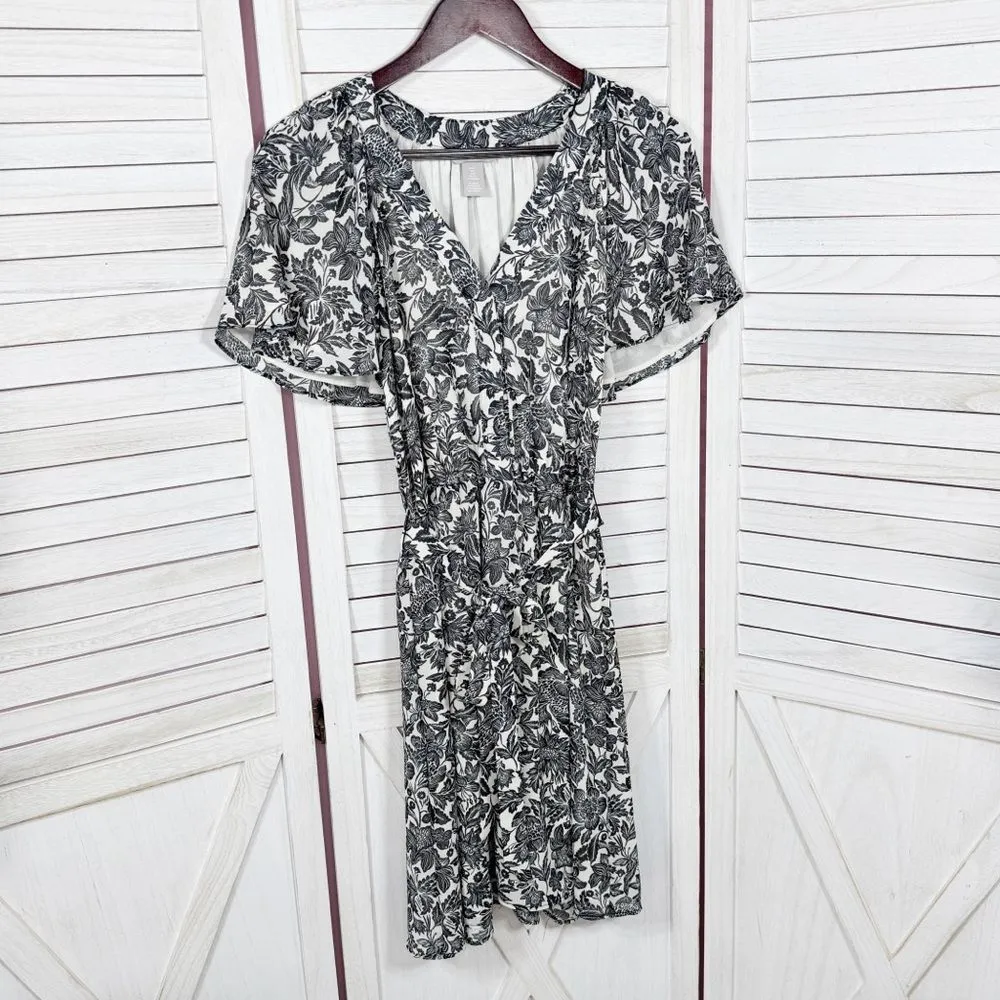 H&M Floral V Neck Flare Sleeve A Line Dress Cream‎ Black Small - Image 9