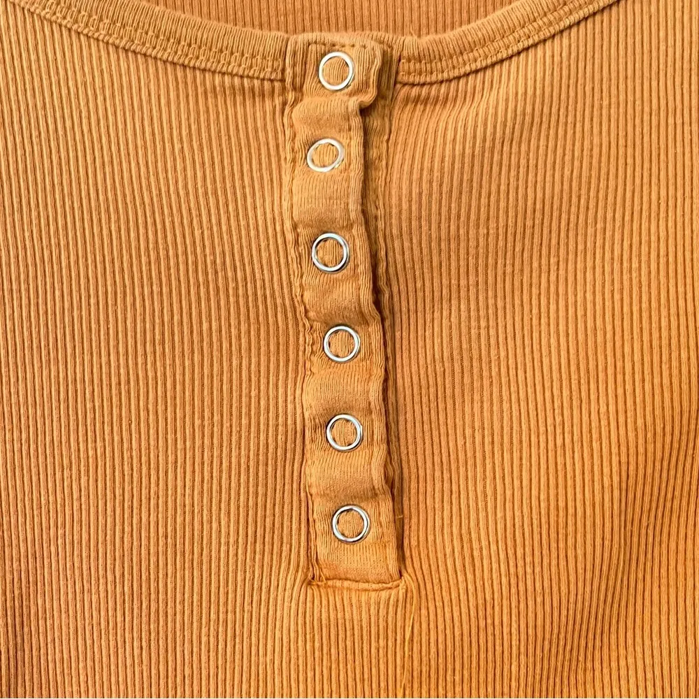Yellow Henley 3/4 Sleeve Fitted Crop Top - Image 3