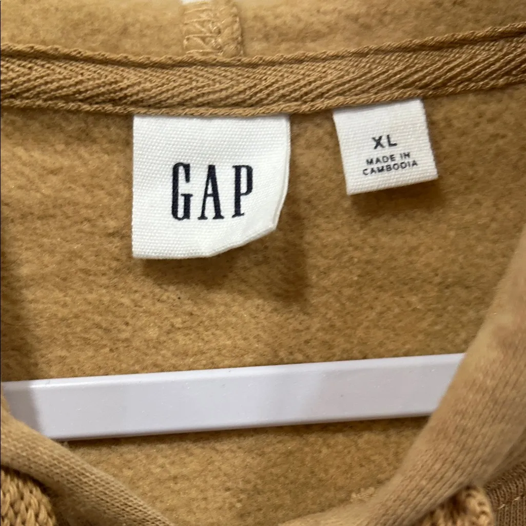 GAP Women's Tan Hoodie with White Logo - Image 2