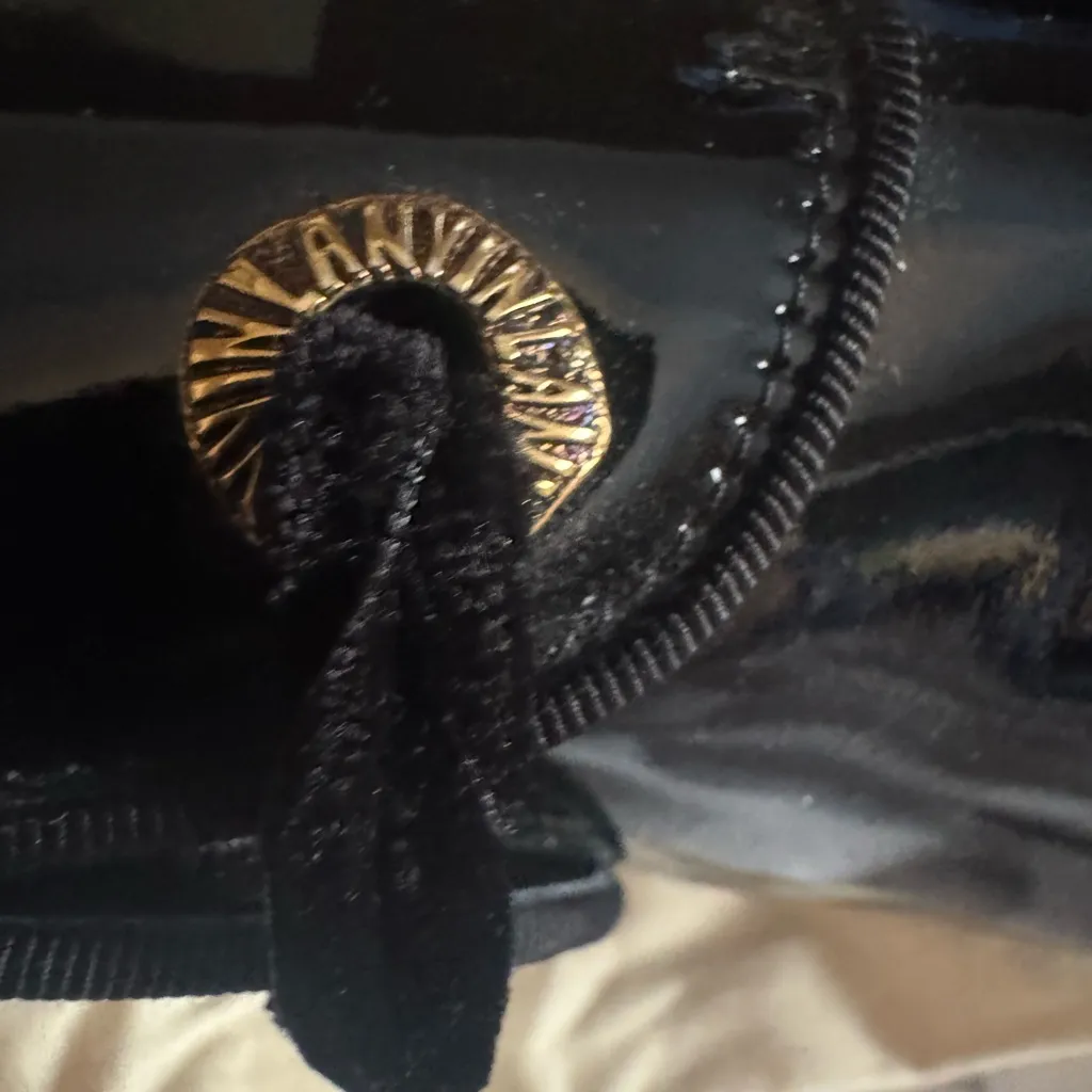 Lanvin Black Flats with Glossy Patent Leather Finish with‎ velvet laces 37.5 Size 6.5 - Image 2