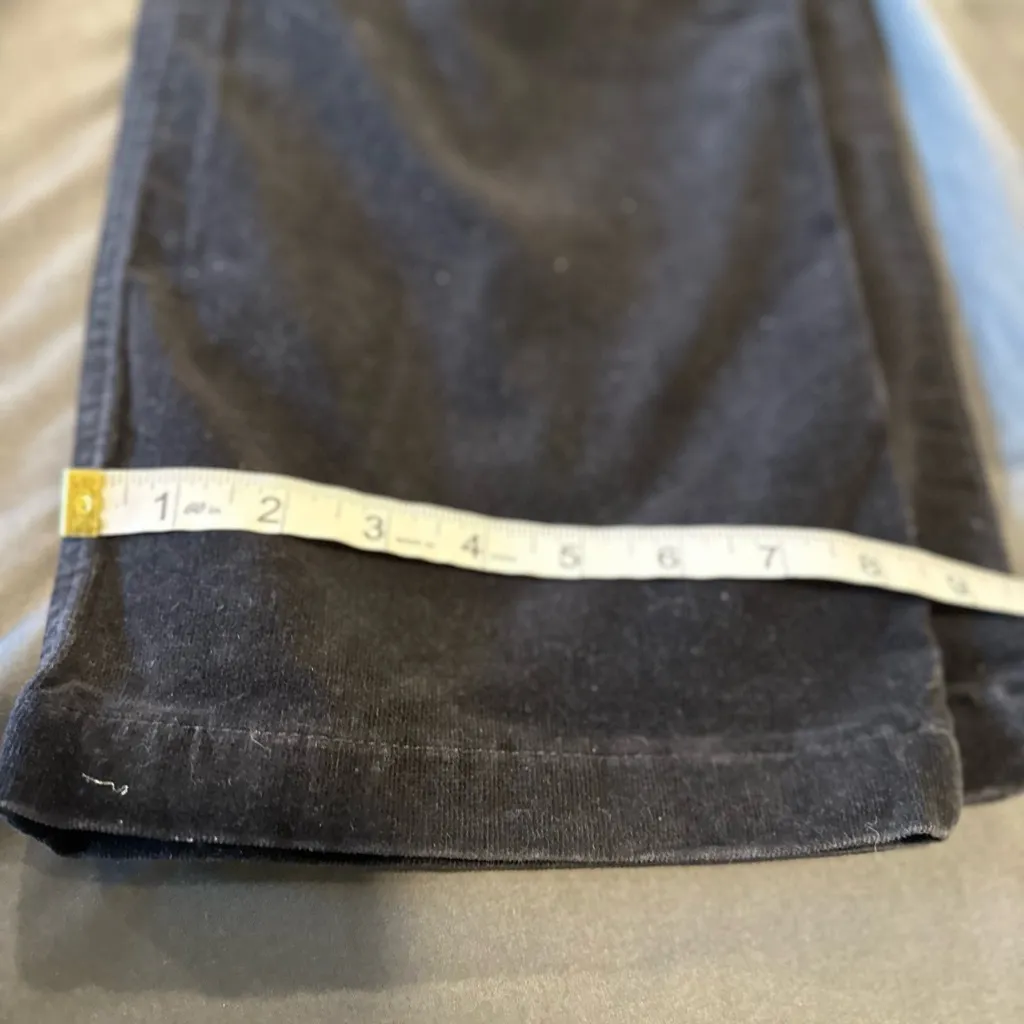 Royal Robbin’s Sz:8 Black Mini-wale Corduroy Velvet Finish Flare 5 Pocket Pants. - Image 7