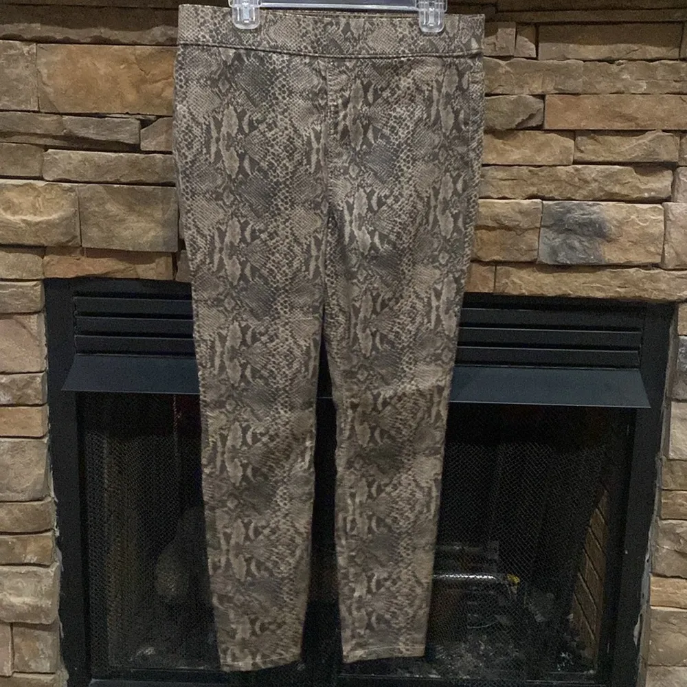 NY&Co snake print snakeskin tan brown black pull on skinny pants size L NWOT Size L - Image 2