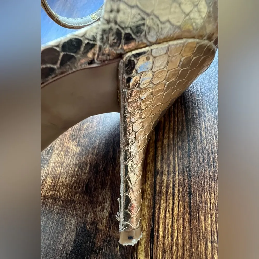 Michael Kors MICHAEL  | ladies Kristen heeled sandal. Size: 6.5M - Image 9