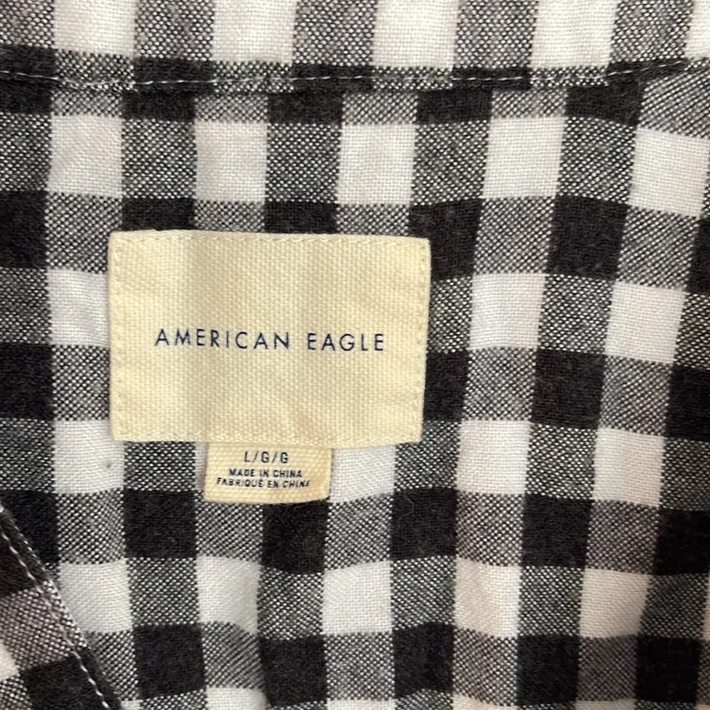 American Eagle Black and White embroidered Checkered Women's Top large - Image 3