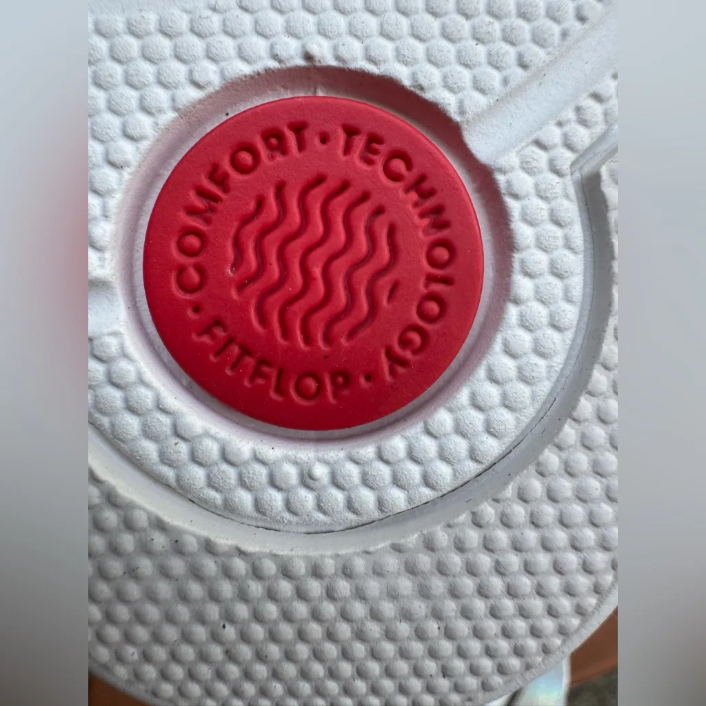 Fitflop White and Silver Minimalist Sandals - Image 5