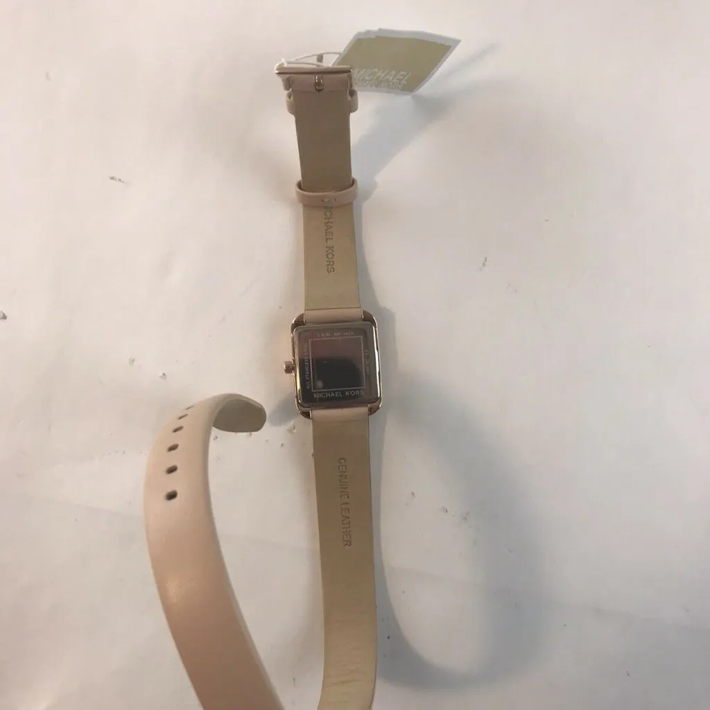 Michael Kors Beige and Rose Gold Women's Watch - Image 9