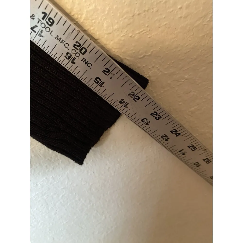 Alfred Dunner Woman's Black Faux‎ Fur Front Zip Up Sweater Back/sleeves. Large - Image 9