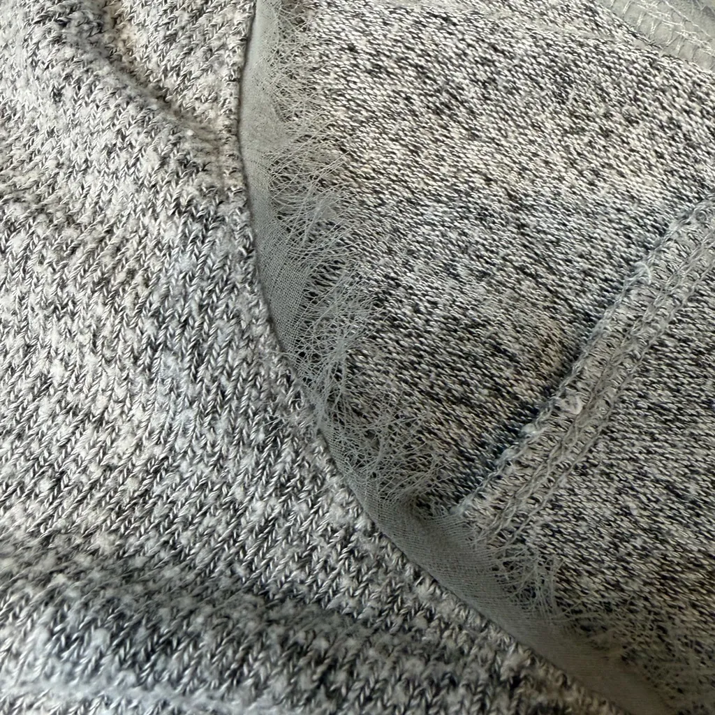 Simply Vera Vera Wang Heathered Gray Top - Image 4