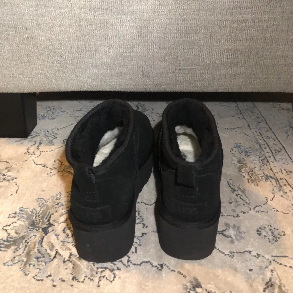 UGG Classic Mini Platform Boots In Black - Image 8