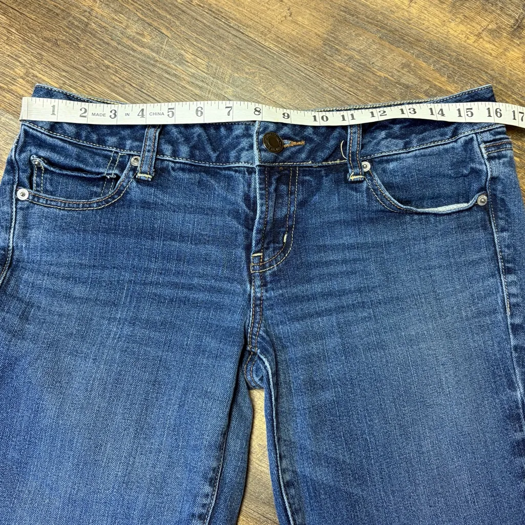 2011 American Eagle Favorite Boyfriend Jeans Womens 10 Short Stretch Low Rise - Image 2