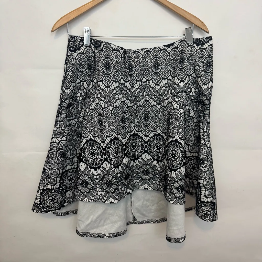 Torrid Bonded Hi Low Lace Skater Skirt White 0X - Image 2