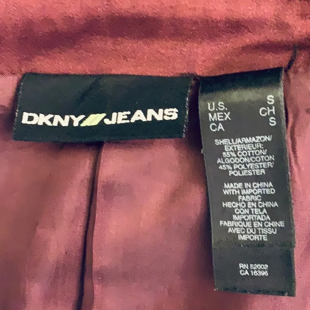 DKNY  JEANS burgundy jacket. EUC - Image 10