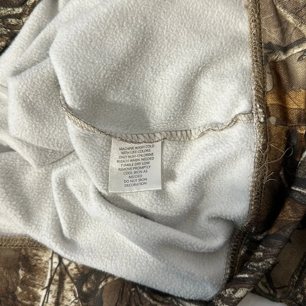 Realtree women’s medium brown camouflage pink pullover hood sweatshirt - Image 4