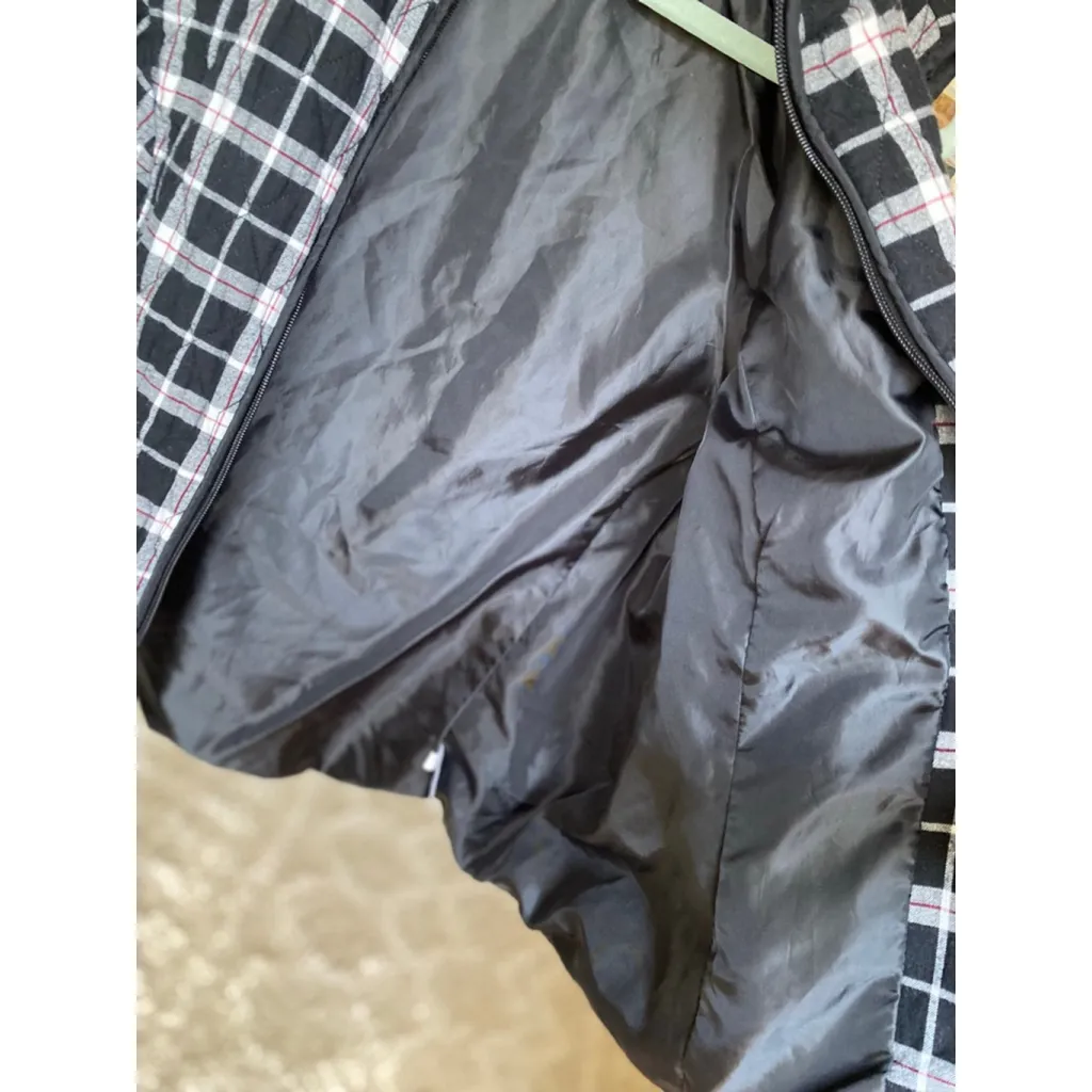 Croft & Barrow Vest Black Red White Plaid Quilted Zip XL Preppy Americana Winter - Image 4