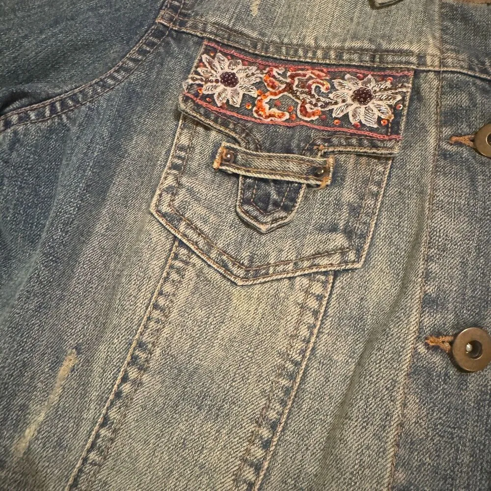 Y2K Cache Blue Denim Jean Jacket Embroidered Beaded Stretch sz S distressed - Image 5