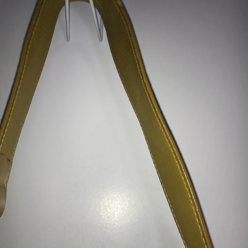 My Flat in London Snakeskin Hobo Vtg Bag (Rare) w/ Stud Bottom Great Condition Yellow - Image 9