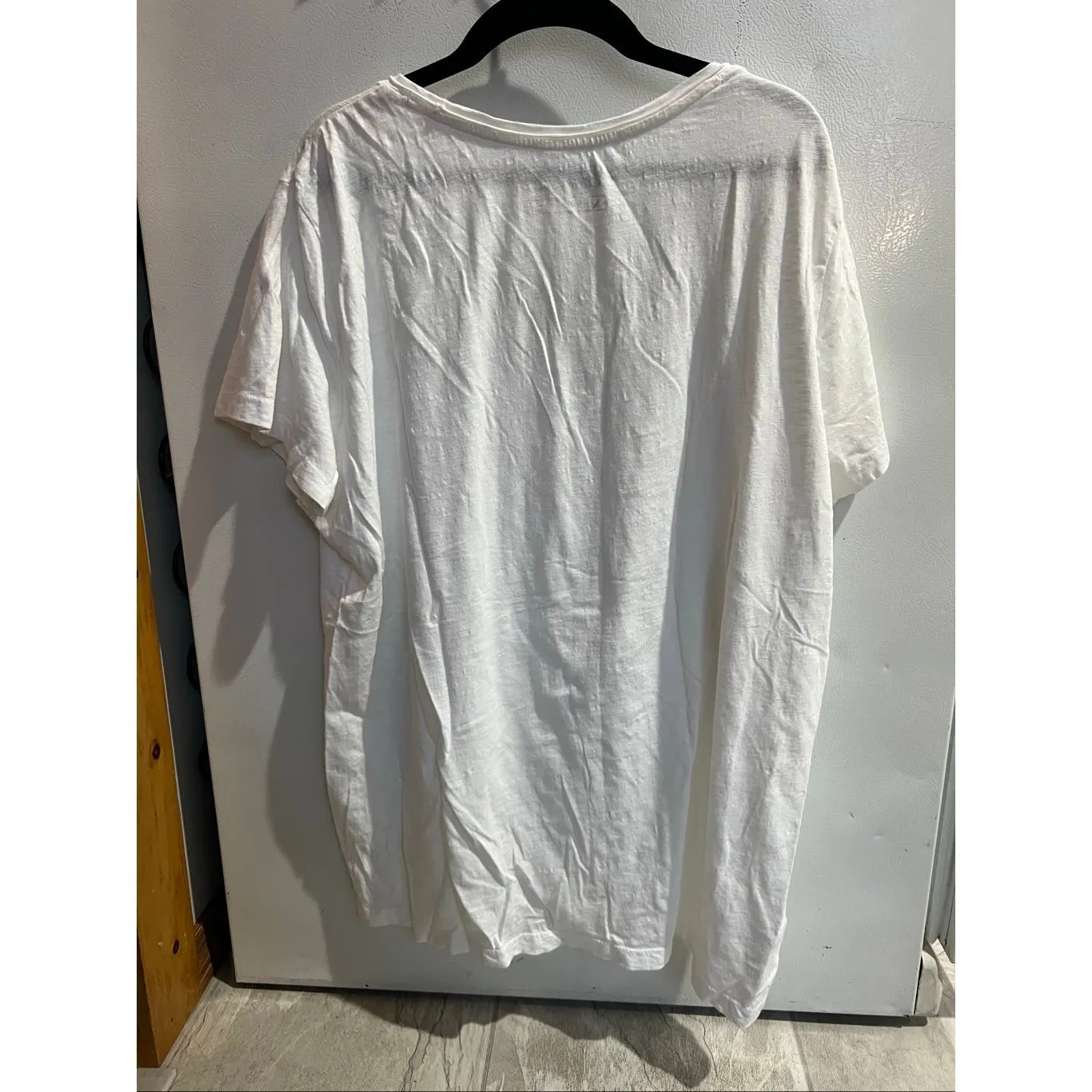 Eddie Bauer White T-Shirt Woman’s Size 2XL Flawed-Stains - Image 7