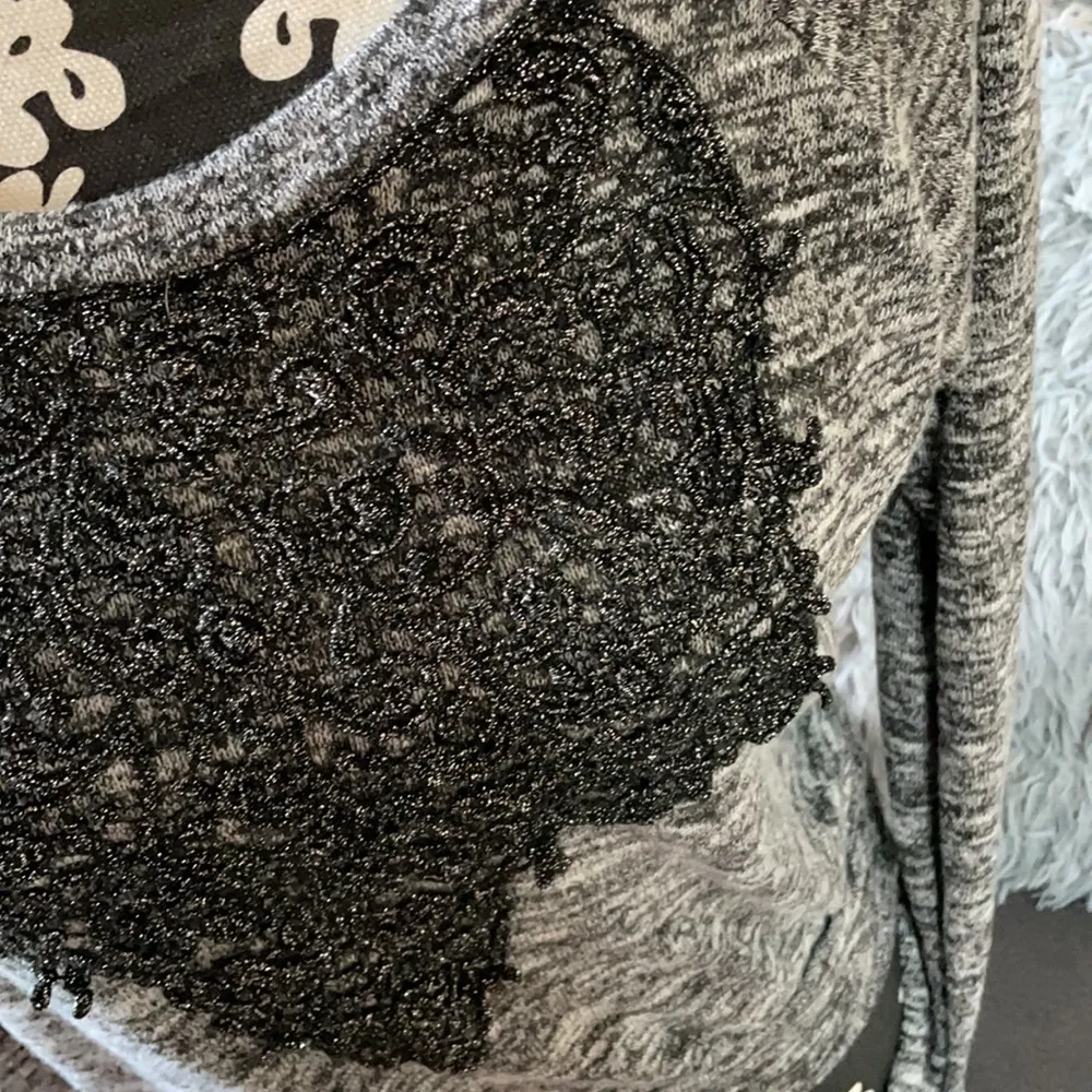 CHARLOTTE RUSSE Gray & Black Sweater Size Medium - Image 3