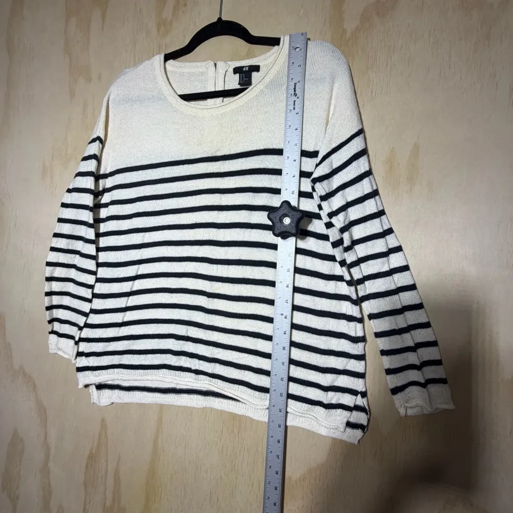 H&M Women Medium Striped Knit Sweater Cream Black Long Sleeve Back Zip - Image 5