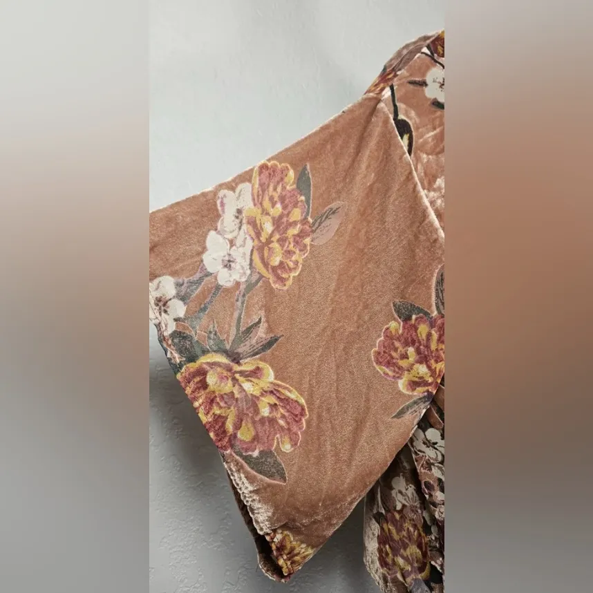 By Together Velvet Burnnout Floral Blouse Colorful size L - Image 4