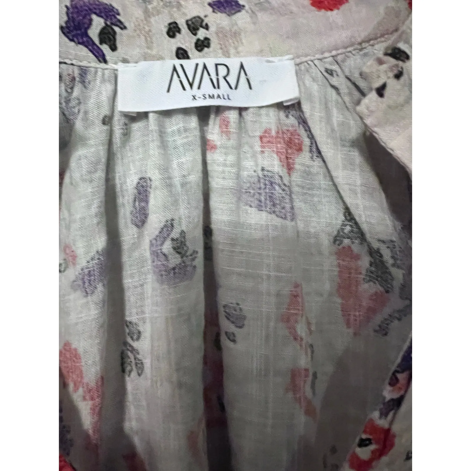 Avara top floral Puff short sleeves size XS Cotton V neck classic - Image 2