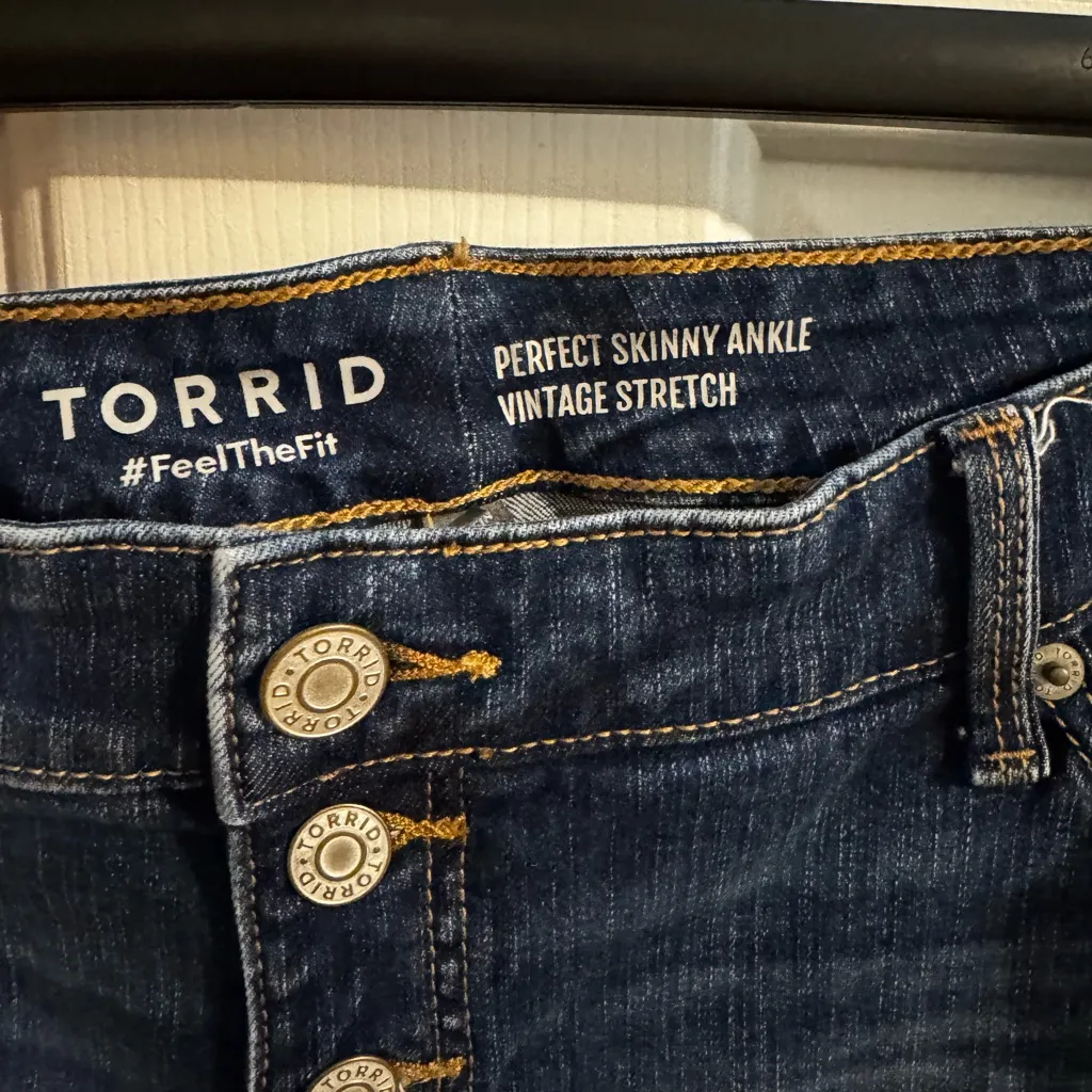 Torrid Perfect Skinny Ankle Vintage Stretch Mid-Rise Jean Plus 24short - Image 5