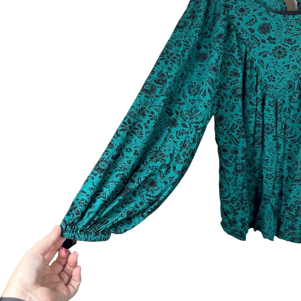 Knox Rose Forest Green Patterned Long Sleeve Flowy Blouse Size Medium - Image 5