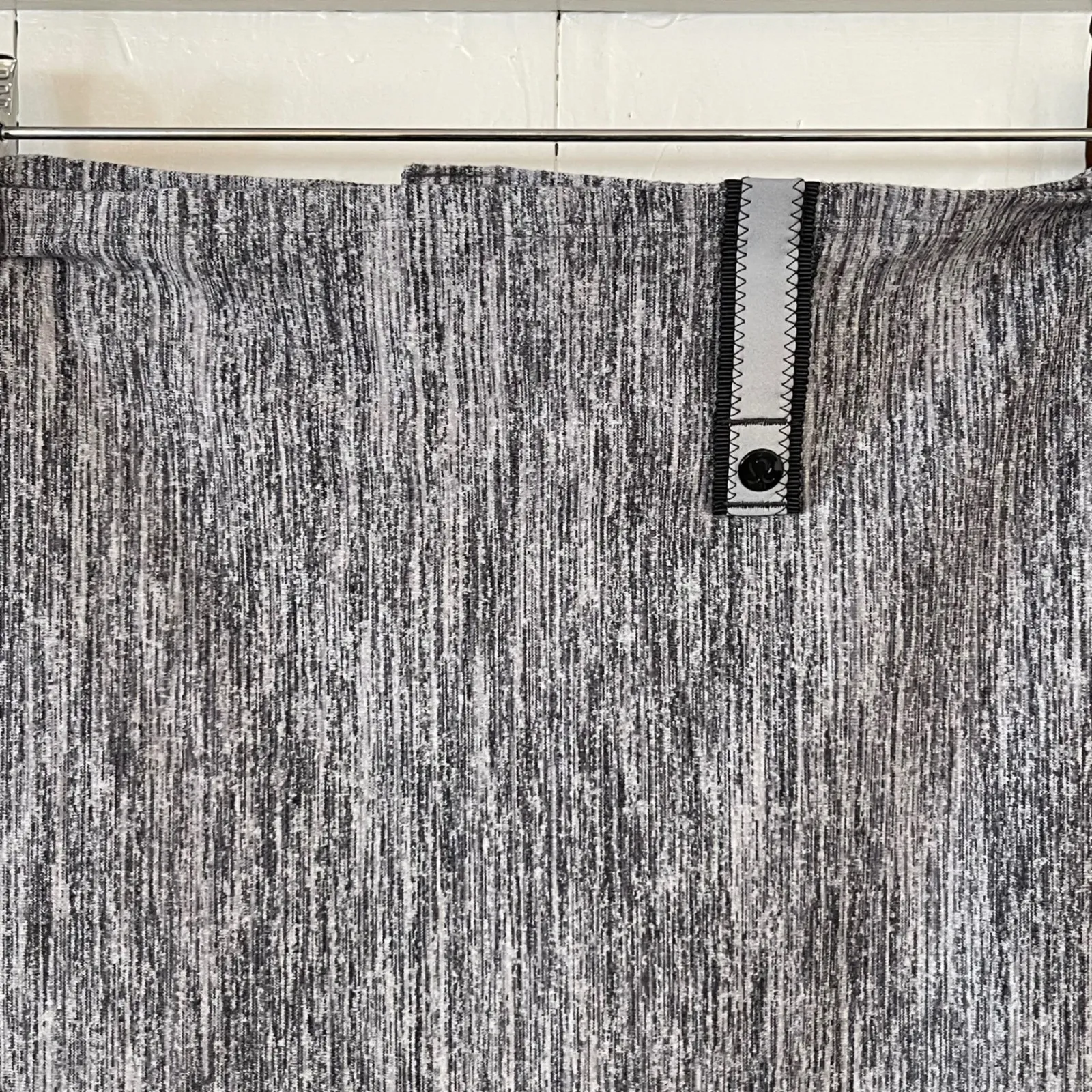 Lululemon‎ Grey Heathered Snap Front Scarf Athletic Casual Womens - Image 2