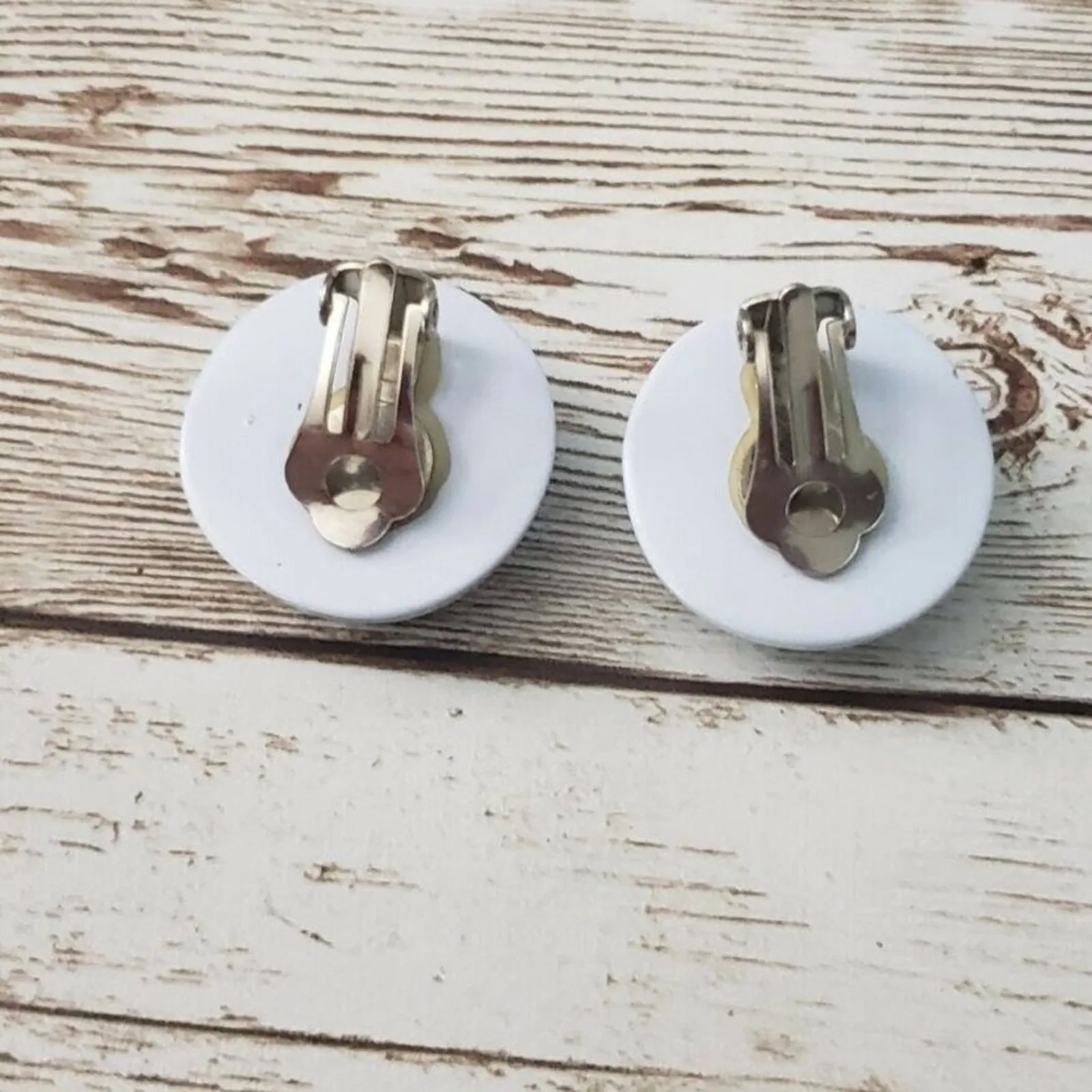 Vintage Clip On Earrings 1" Light Blue Circle with Carved Detail - Image 3