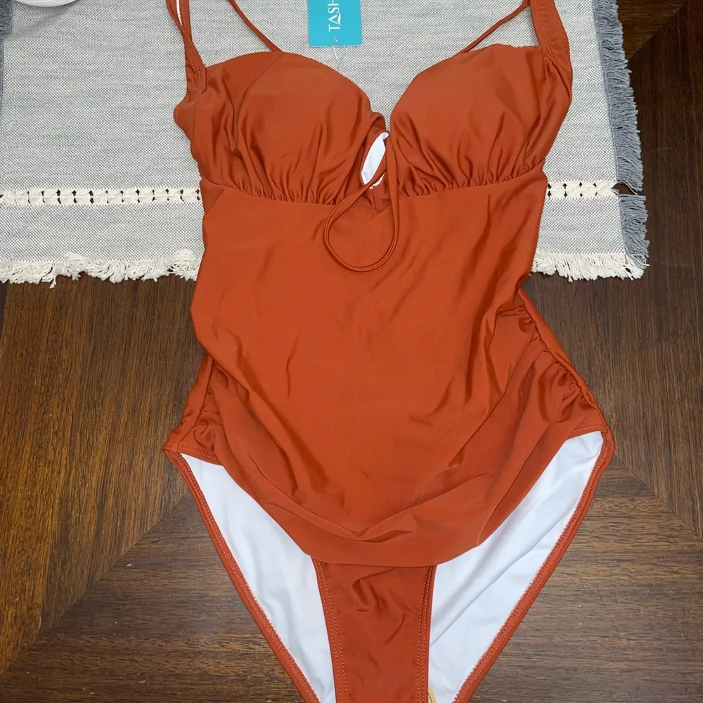 New size medium womans one piece swimsuit - Image 2