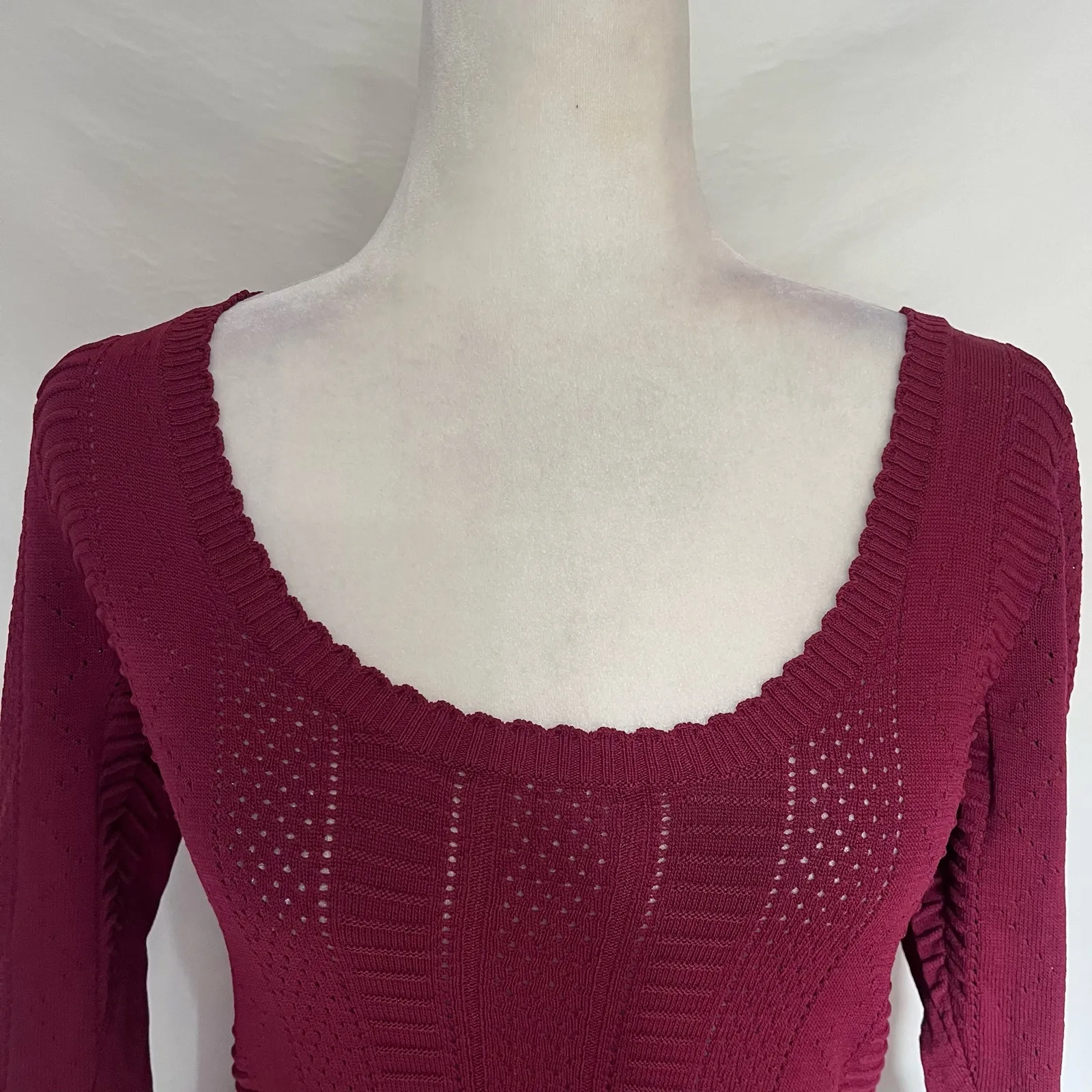 Torn by Ronny Kobo Peplum Womens Sweater Sz M Burgundy Preppy Scallop Romantic - Image 2