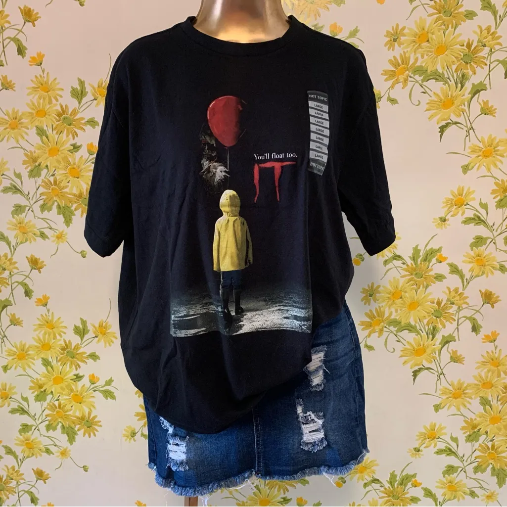 IT shirt red balloon size L - Image 4