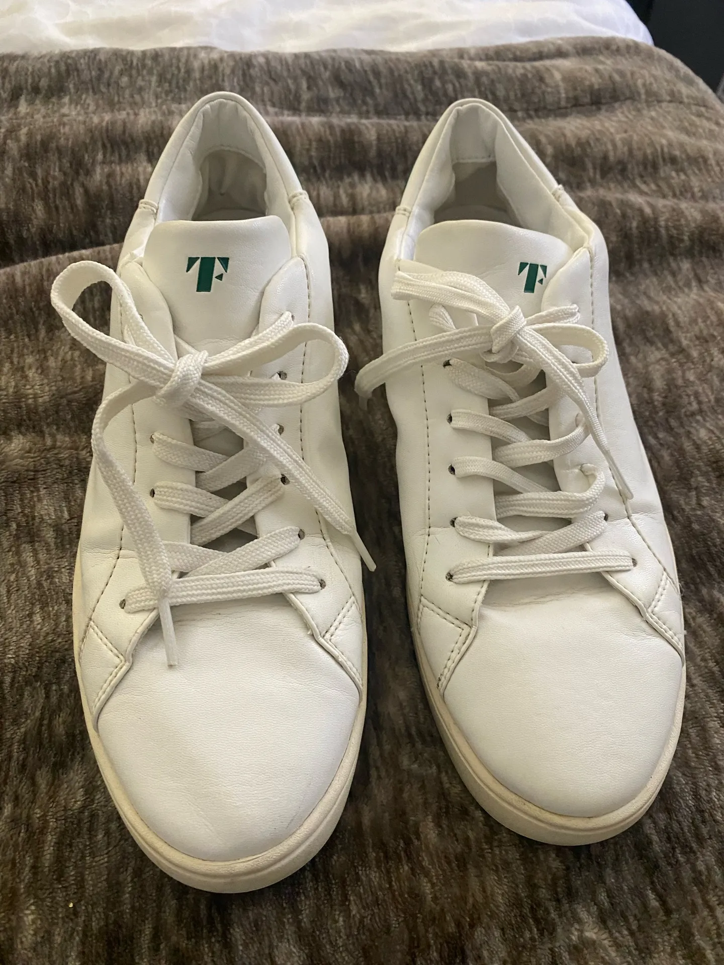 Thousand Fell Mens W8.5 White Sneakers Brazil GUC Comfort Shoes Size 8.5 - Image 2