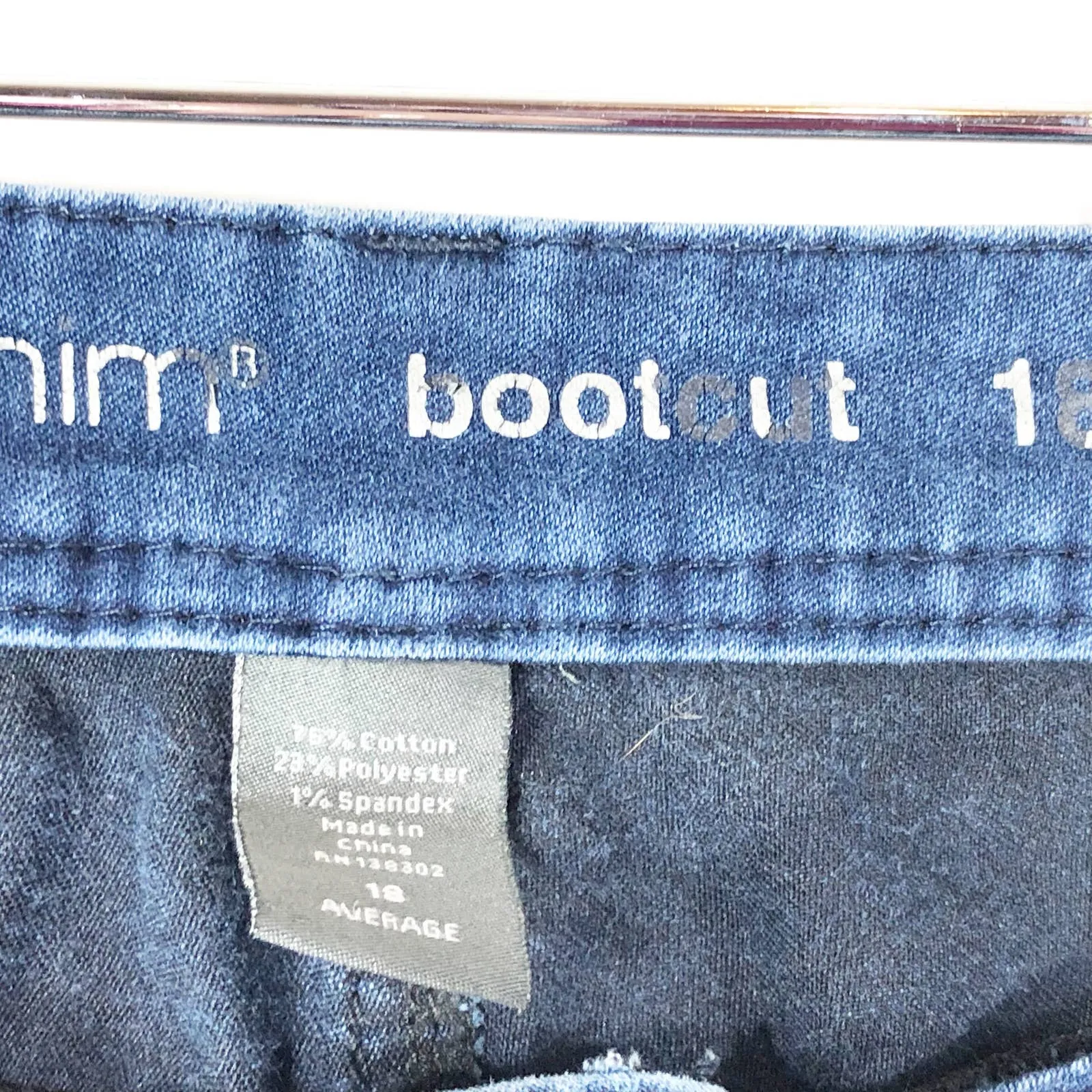 Avenue Plus Size 18W Jeans Boot Cut Blue Denim Pockets 28 Inseam Stretch 551 - Image 6