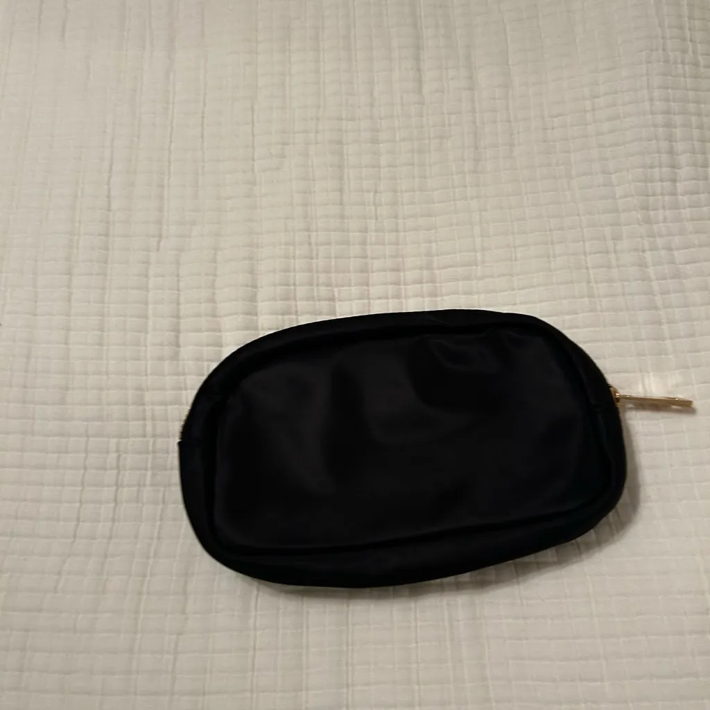 Black 'Mrs' Embroidered Women's Bag - Image 4