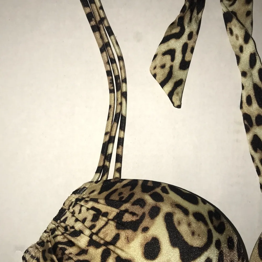 36B Victoria’s Secret Bombshell Swim Top - Image 4