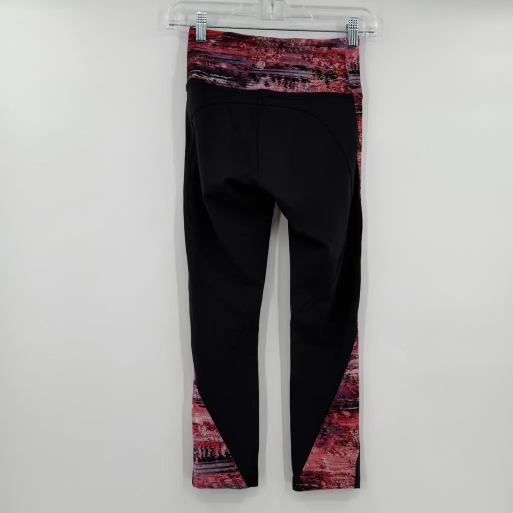 Lululemon Sweat & Repeat Crop *21"
Black / Dahliascape Multi 4 - Image 2