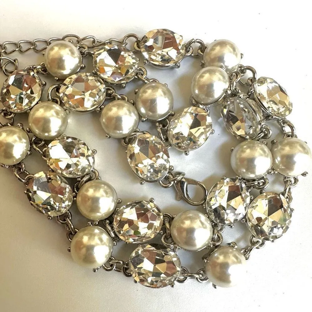 Faux pearl rhinestone silver tone necklace - Image 5