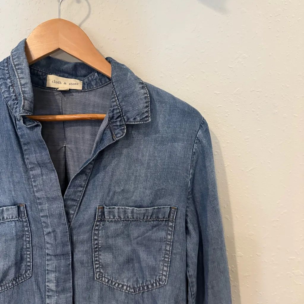 Anthropologie Cloth & Stone Chambray Button Up Blouse - Image 3