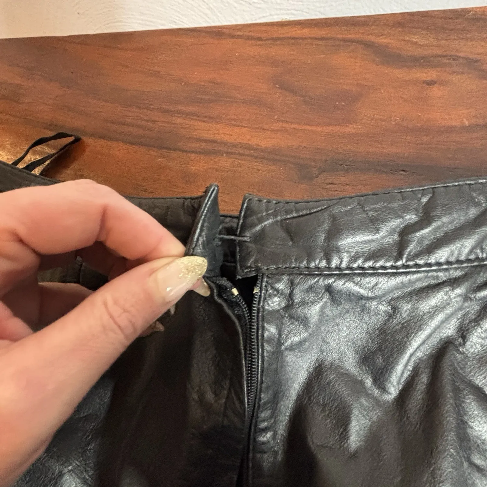 Pelle Cuir vintage Black Leather midi pencil Skirt in size 16 - Image 9