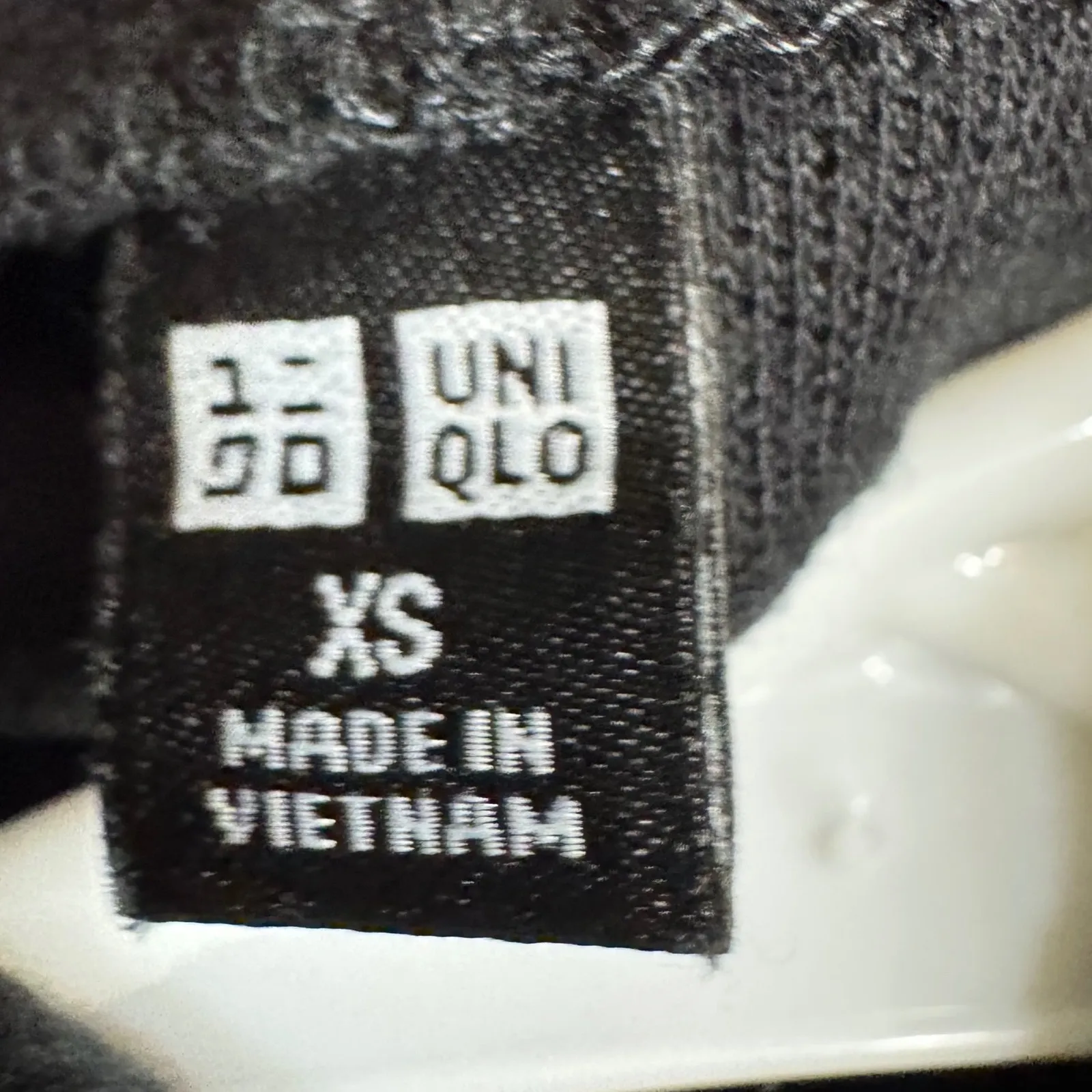 Uniqlo Heattech Black Ribbed Turtleneck Long Sleeve Top XS Nice warm OLDSTOCK - Image 3