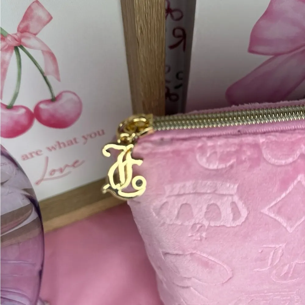 Juicy Couture makeup bag - Image 5