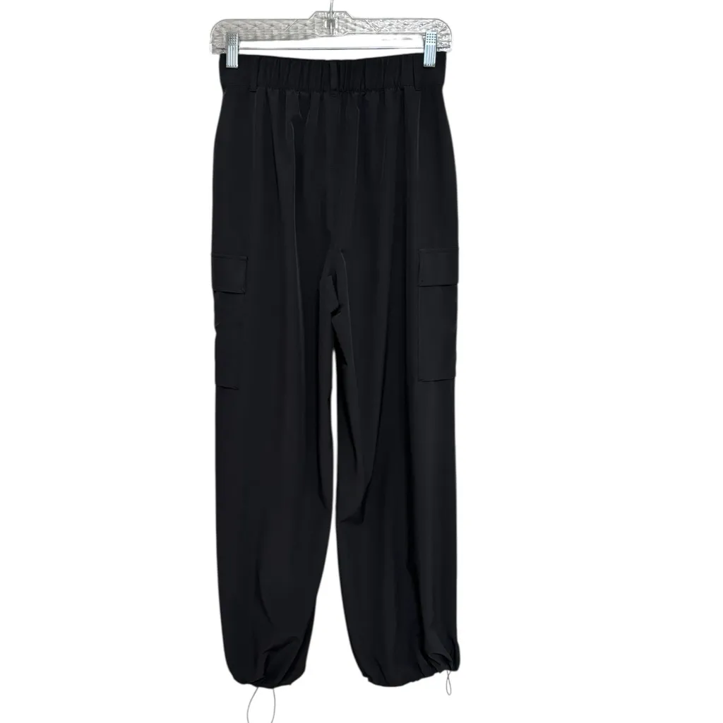 GapFit High Rise Runaround Cargo Joggers in Black - Size XS - Image 4