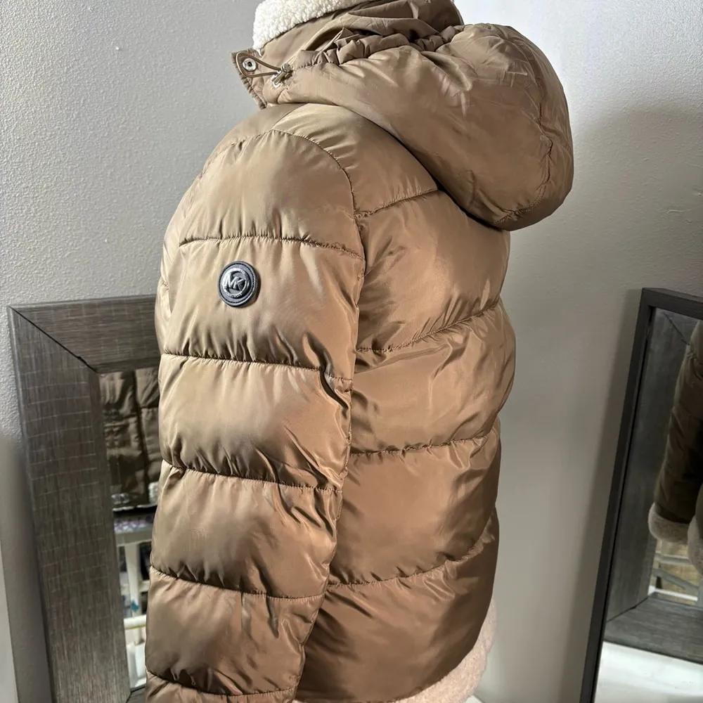 COPY - Michael Kors woman’s down puffer coat, size large - Image 12