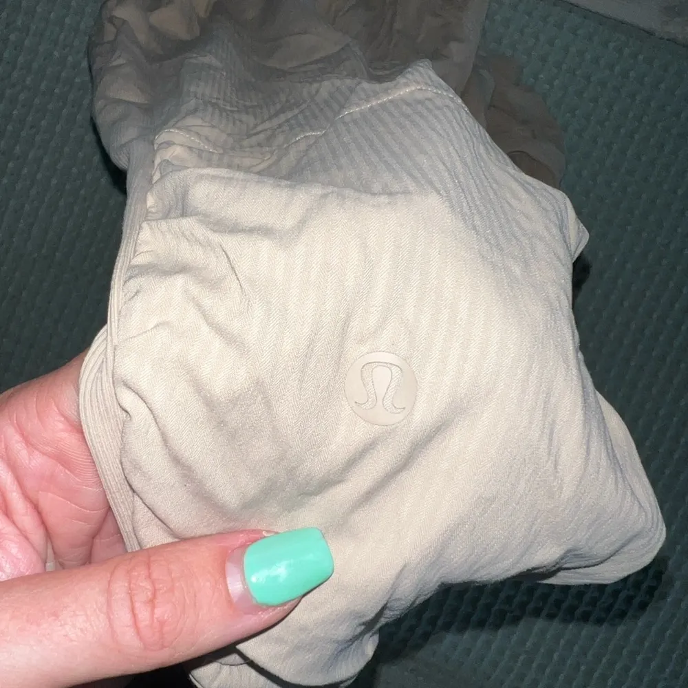 Lululemon Beyond the studio jogger size 0 - Image 4