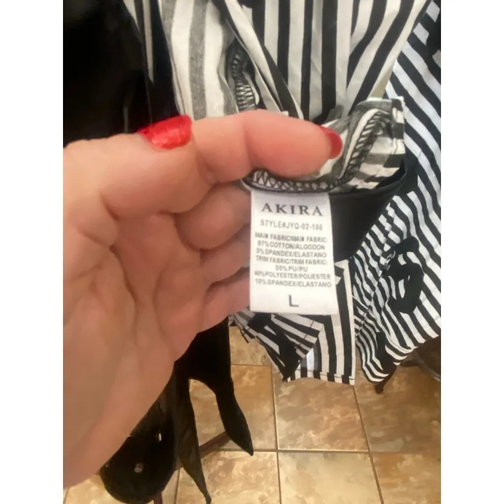 Women's AKIRA Button Down Shirt L - Image 3