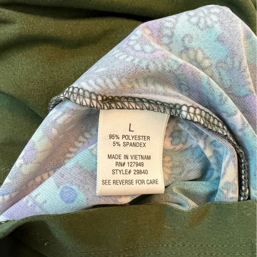 Emma & Michele eye catching olive green shift dress, size Large - Image 3