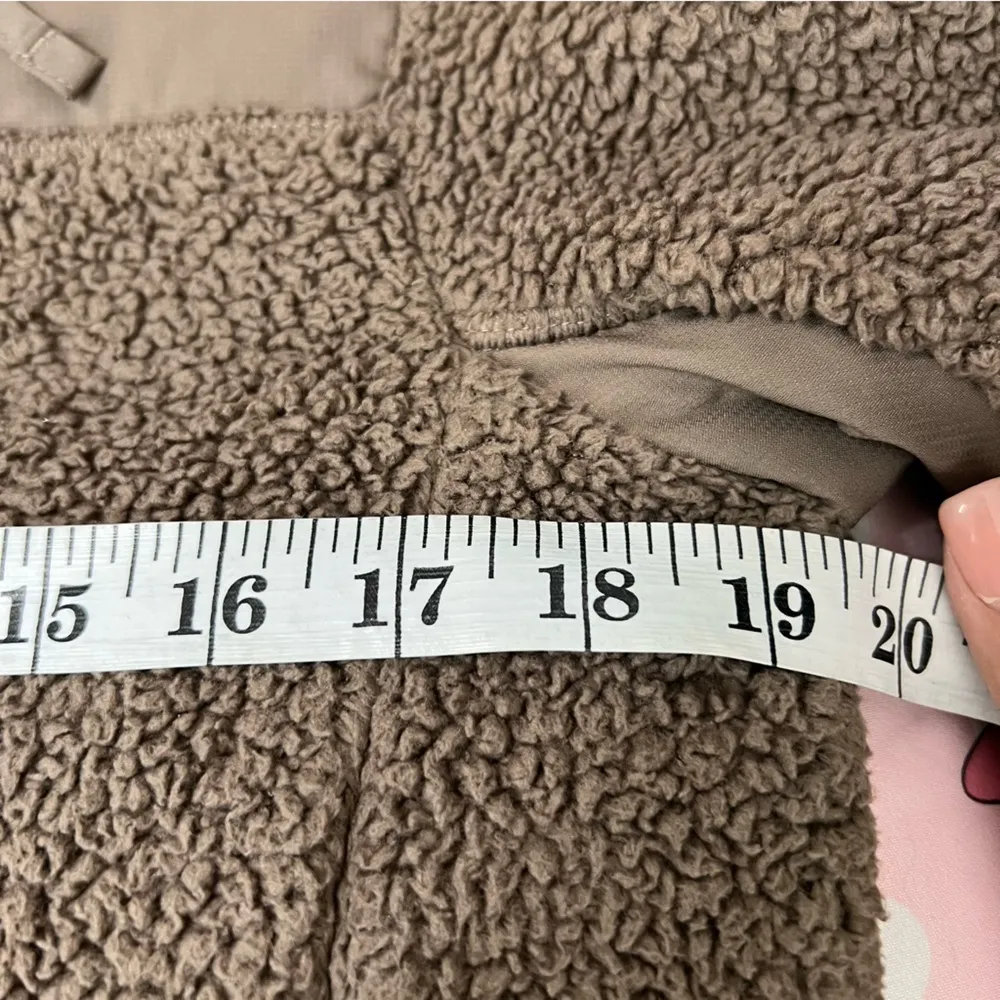 Girlfriend Collective Falcon Everyone Full-Zip Fleece Jacket Sweater Tan mocha - Image 9